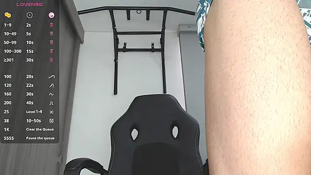 Snapshot of russthiago chatting on 03-21-25, 12:28 russthiago online show from 03-21-25, 12:28