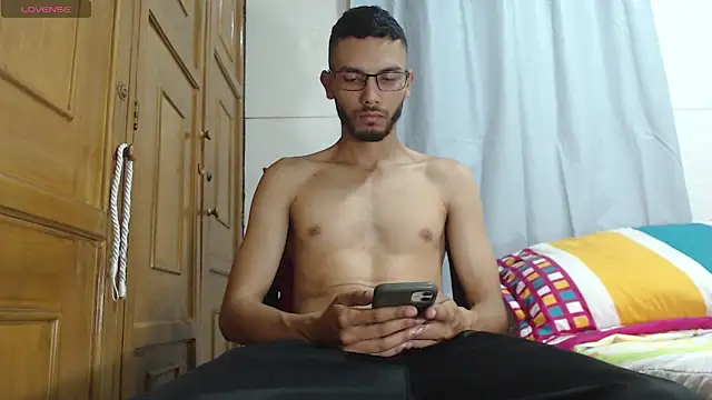 russthiago online show from 05-09-26, 02:44