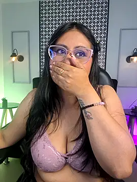 Amber gold  online show from 04-30-26, 04:30