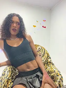 Snapshot of lau_sil chatting on 02-18-26, 11:22 lau sil online show from 02-18-26, 11:22