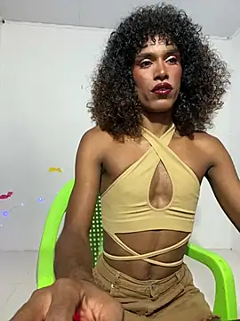 Snapshot of lau_sil chatting on 03-07-26, 11:35 lau sil online show from 03-07-26, 11:35