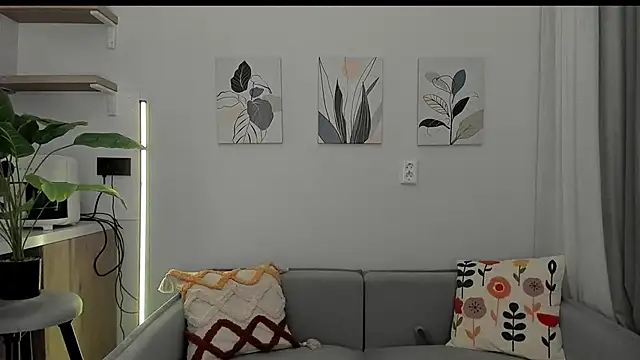 Snapshot of sarahphyllis chatting on 10-08-25, 08:28 sarahphyllis online show from 10-08-25, 08:28