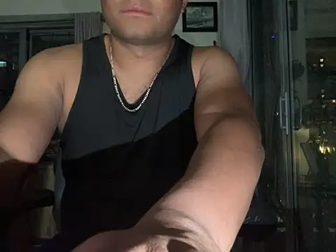 Snapshot of ThickDick_Daddy chatting on 10-20-25, 06:36 ThickDick Daddy online show from 10-20-25, 06:36