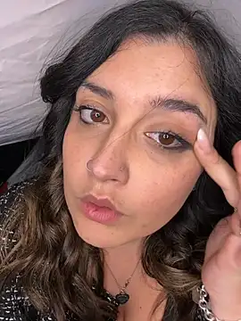 Snapshot of Novababy18 chatting on 12-14-25, 01:33 Novababy18 online show from 12-14-25, 01:33