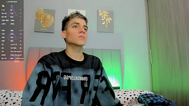 Snapshot of jake_and_joaquin chatting on 03-01-25, 03:21 jake and joaquin online show from 03-01-25, 03:21