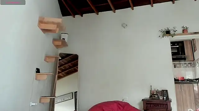 Snapshot of Rainbow_leia chatting on 02-21-26, 07:26 Rainbow leia online show from 02-21-26, 07:26