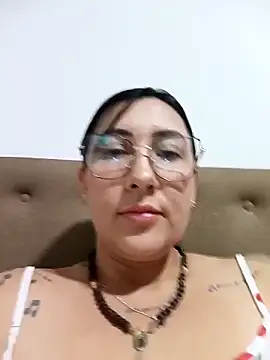 Snapshot of my-kitty chatting on 10-20-25, 11:49 my-kitty online show from 10-20-25, 11:49