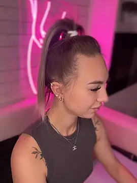 Snapshot of MiaMinx chatting on 12-04-24, 10:41 MiaMinx online show from 12-04-24, 10:41