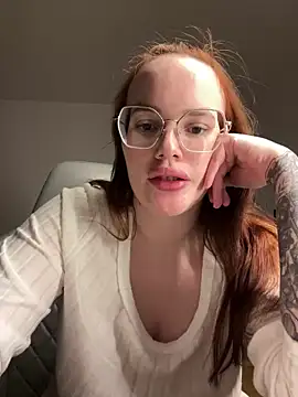 Snapshot of Mona-Peaches chatting on 12-27-24, 04:54 Mona-Peaches online show from 12-27-24, 04:54