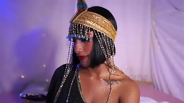 Snapshot of JulietaWinona chatting on 10-31-25, 11:06 JulietaWinona online show from 10-31-25, 11:06