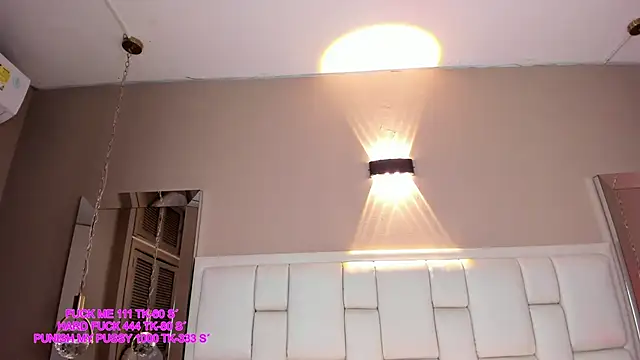 Snapshot of Ashleyy23x chatting on 12-20-25, 08:05 Ashleyy23x online show from 12-20-25, 08:05