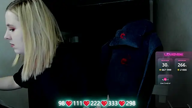 Snapshot of Olivia_Munk chatting on 05-08-26, 04:29 Olivia Munk online show from 05-08-26, 04:29