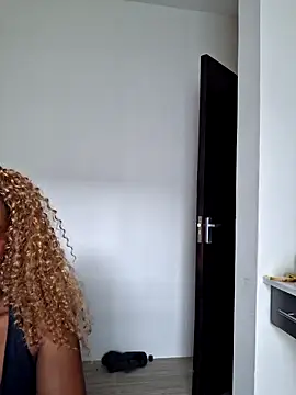 Kamdollie online show from 10-28-25, 08:18