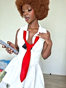 Kamdollie online show from 12-17-25, 07:36