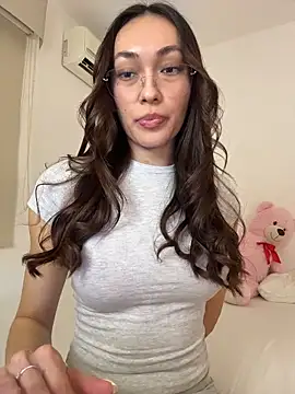 MichelleFerry  online show from 04-27-26, 04:32