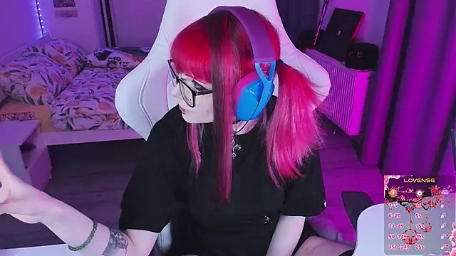 Yumi Youkai online show from 12-17-25, 10:38