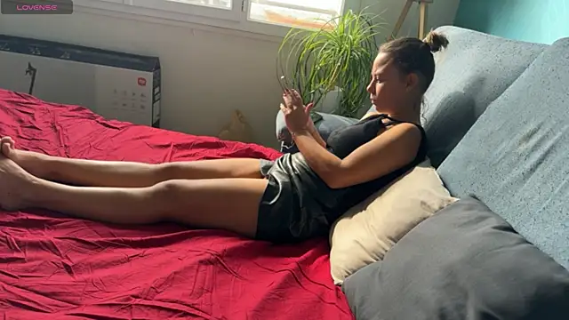 Snapshot of BabyNila chatting on 03-12-25, 01:51 BabyNila online show from 03-12-25, 01:51