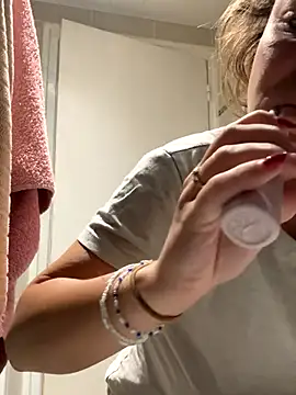 BabyNila online show from 09-27-25, 07:57