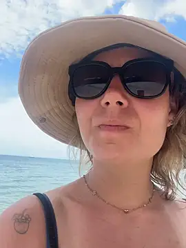 Snapshot of BabyNila chatting on 02-12-26, 04:51 BabyNila online show from 02-12-26, 04:51