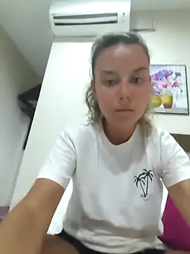 Snapshot of BabyNila chatting on 03-03-26, 07:47 BabyNila online show from 03-03-26, 07:47