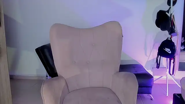 Snapshot of selene_king2 chatting on 10-04-25, 01:09 selene king2 online show from 10-04-25, 01:09