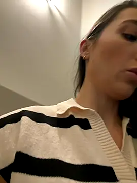 Snapshot of AnnaCastillo_ chatting on 10-04-25, 10:52 AnnaCastillo online show from 10-04-25, 10:52