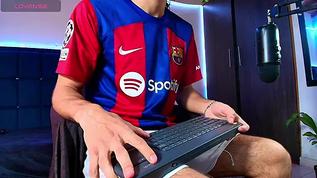 kuzzcoo online show from 09-28-25, 08:36