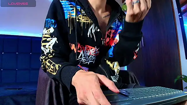 kuzzcoo online show from 09-29-25, 01:05