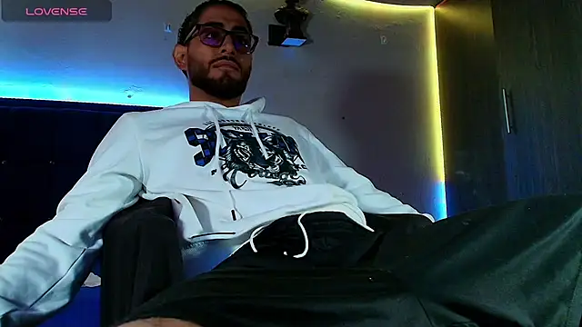 kuzzcoo online show from 03-06-26, 12:12