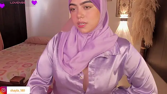 shayla 18 online show from 10-23-25, 08:18