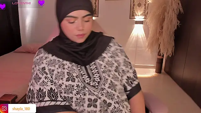 shayla 18 online show from 11-22-25, 07:24