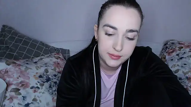 Snapshot of vitalina_freedom chatting on 12-21-24, 03:31 vitalina freedom online show from 12-21-24, 03:31