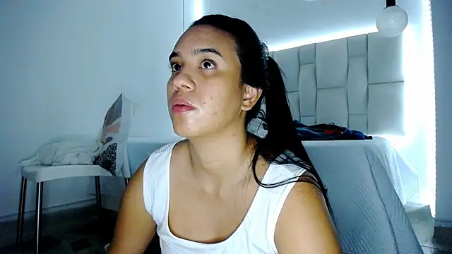 Snapshot of tiffany__pink chatting on 03-07-25, 10:21 tiffany pink online show from 03-07-25, 10:21