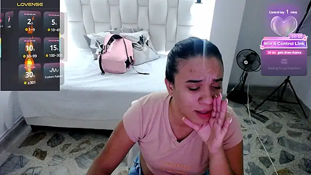 Snapshot of tiffany__pink chatting on 03-16-25, 07:49 tiffany pink online show from 03-16-25, 07:49