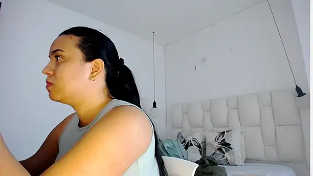 Snapshot of tiffany__pink chatting on 10-11-25, 09:02 tiffany pink online show from 10-11-25, 09:02