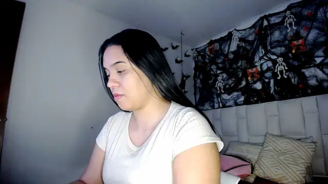 Snapshot of tiffany__pink chatting on 10-20-25, 08:42 tiffany pink online show from 10-20-25, 08:42