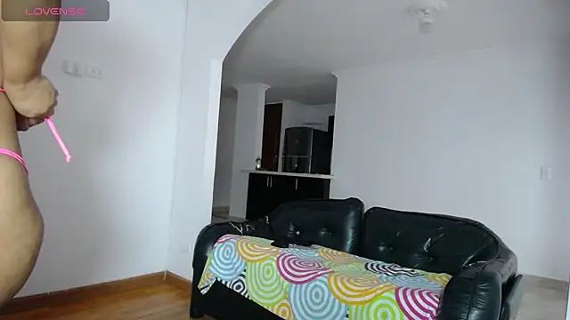 Snapshot of tiffany__pink chatting on 11-11-25, 08:53 tiffany pink online show from 11-11-25, 08:53