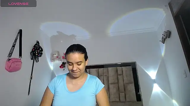 Snapshot of tiffany__pink chatting on 11-15-25, 10:04 tiffany pink online show from 11-15-25, 10:04