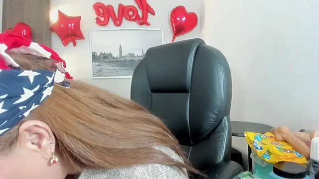 Snapshot of Cheryl_JONES chatting on 02-26-26, 06:01 Cheryl JONES online show from 02-26-26, 06:01