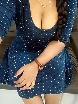 Snapshot of Mounika25 chatting on 03-10-25, 07:40 Mounika25 online show from 03-10-25, 07:40