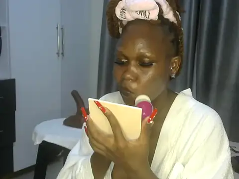 Snapshot of East_queen chatting on 03-06-25, 04:28 East queen online show from 03-06-25, 04:28
