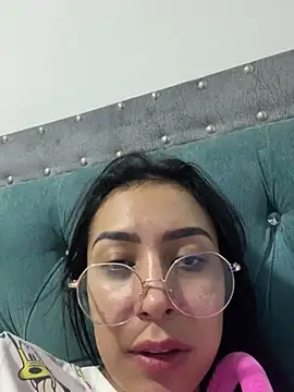 Snapshot of _alabina_ chatting on 01-26-25, 12:26 alabina online show from 01-26-25, 12:26