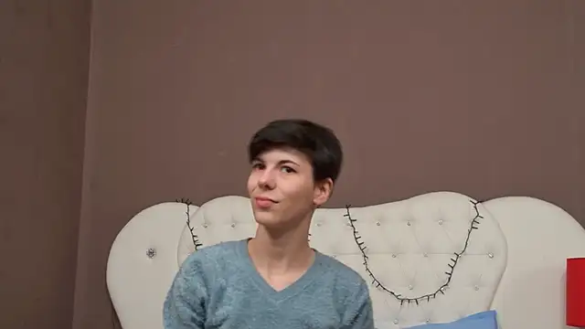 Snapshot of KylieLipa chatting on 12-12-24, 08:21 KylieLipa online show from 12-12-24, 08:21