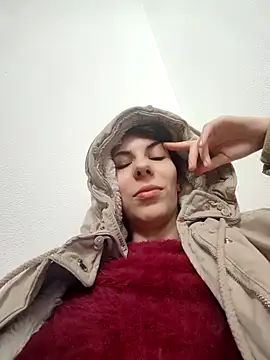 Snapshot of KylieLipa chatting on 01-17-25, 06:12 KylieLipa online show from 01-17-25, 06:12