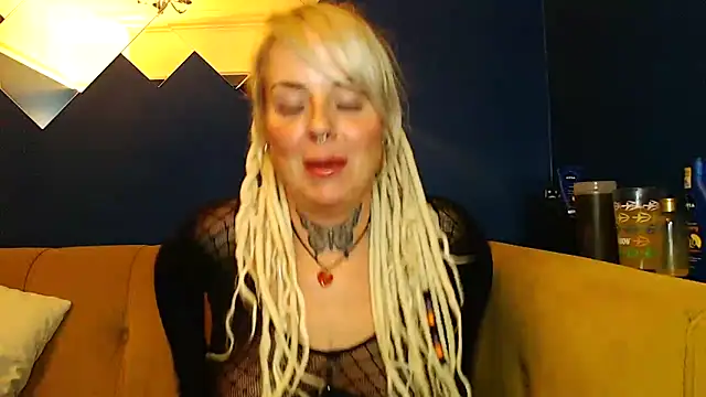 Snapshot of pixiedreadx chatting on 10-21-25, 09:37 pixiedreadx online show from 10-21-25, 09:37