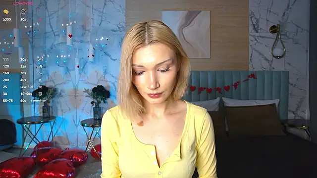 Snapshot of CarolReeves chatting on 02-12-26, 04:35 CarolReeves online show from 02-12-26, 04:35