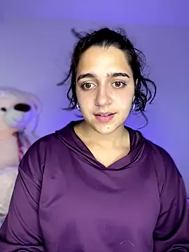 Snapshot of Alicia_Ruiz chatting on 11-05-25, 01:05 Alicia Ruiz online show from 11-05-25, 01:05