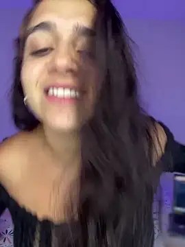 Snapshot of Alicia_Ruiz chatting on 11-19-25, 06:08 Alicia Ruiz online show from 11-19-25, 06:08