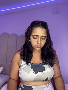 Snapshot of Alicia_Ruiz chatting on 01-05-26, 06:00 Alicia Ruiz online show from 01-05-26, 06:00