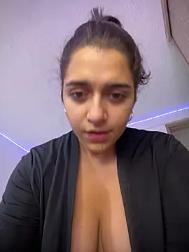 Alicia Ruiz online show from 07-25-26, 12:03